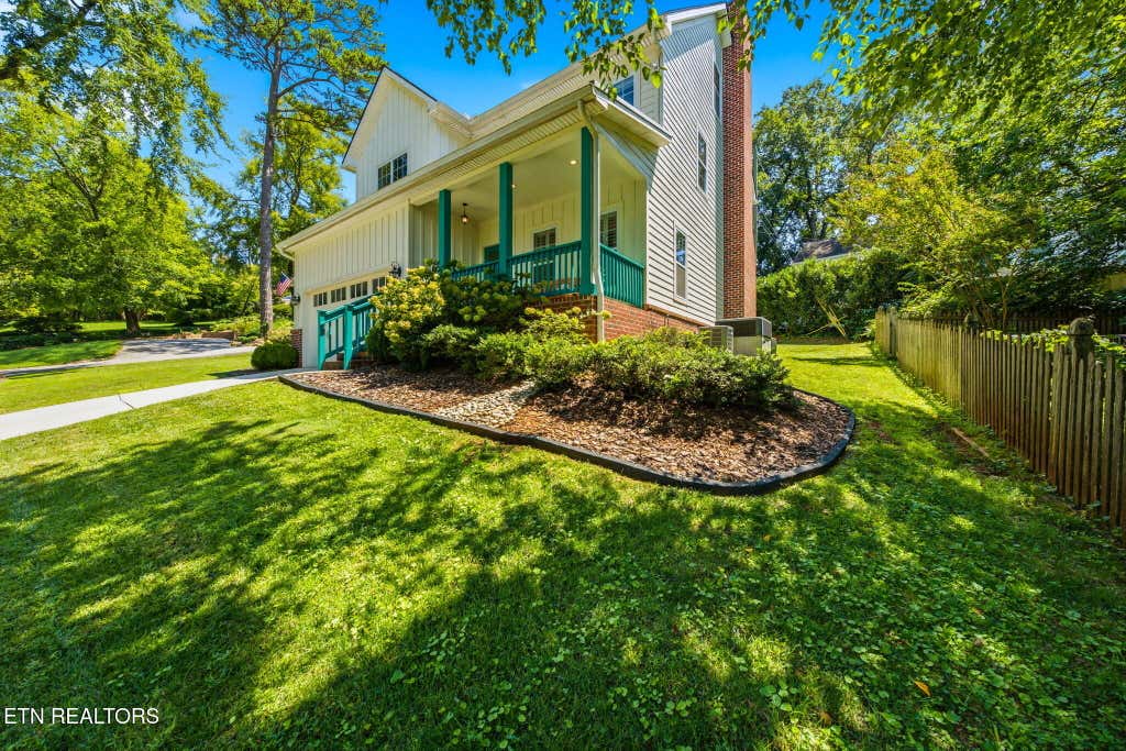 Photo of 5810 Westover Drive, Knoxville, TN 37919 (MLS # 1352980)