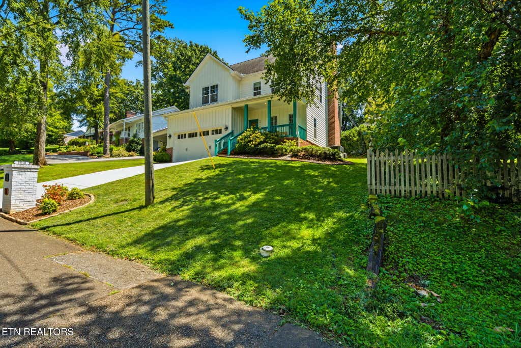 Photo of 5810 Westover Drive, Knoxville, TN 37919 (MLS # 1352980)