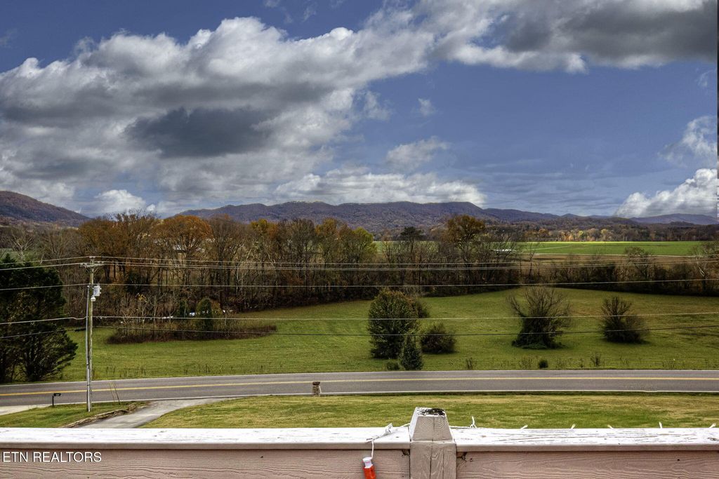 Photo of 3102 Ellejoy Rd, Walland, TN 37886 (MLS # 1283502)