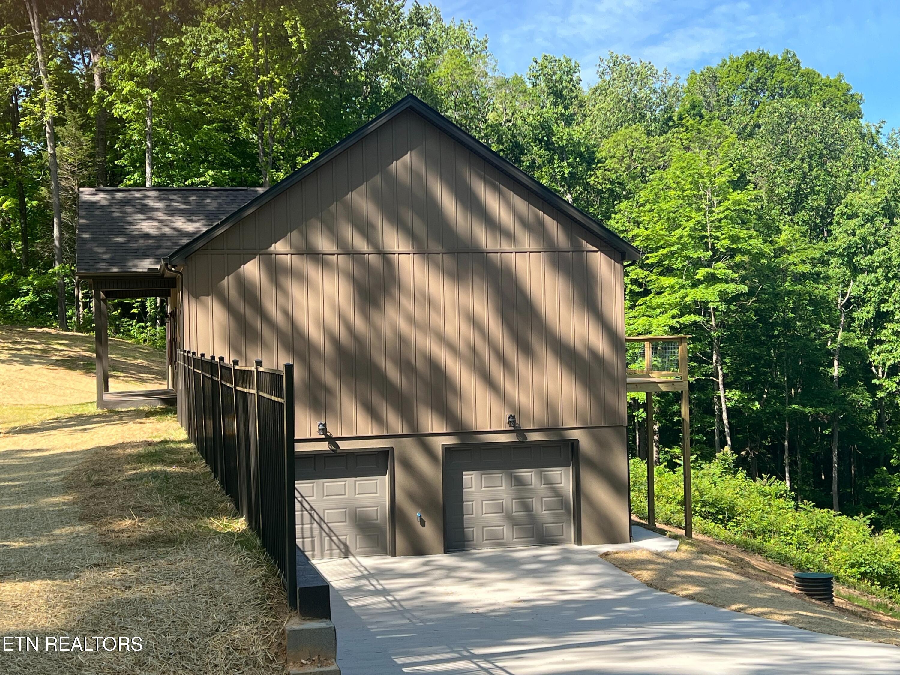 664 Fox Hunter Rd