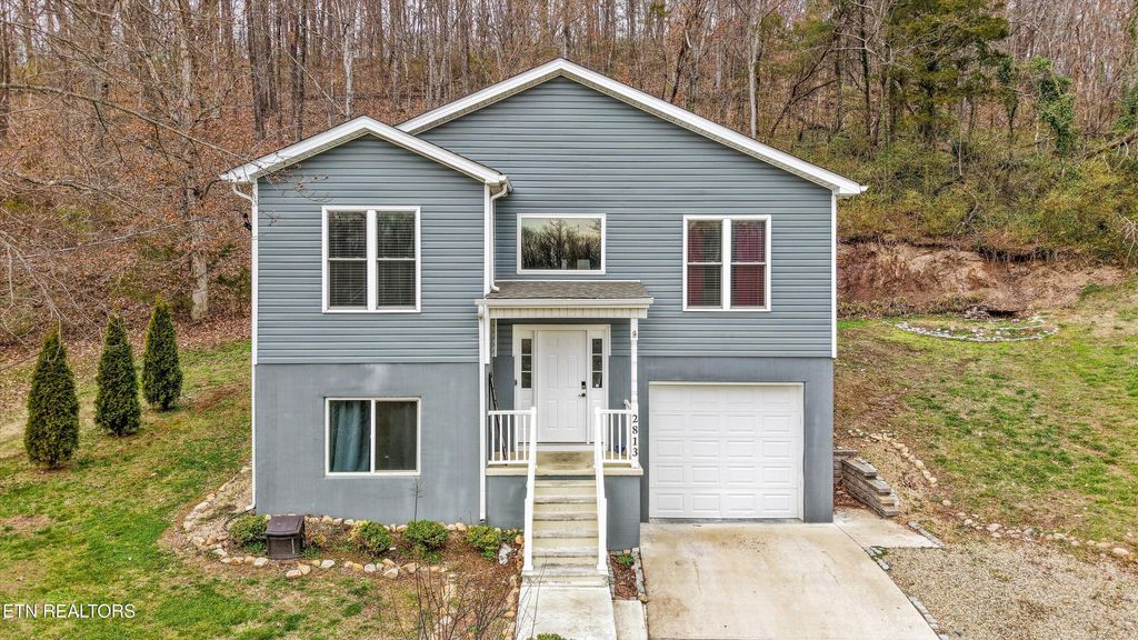 Photo of 2813 Greenway Drive, Knoxville, TN 37918 (MLS # 1331449)