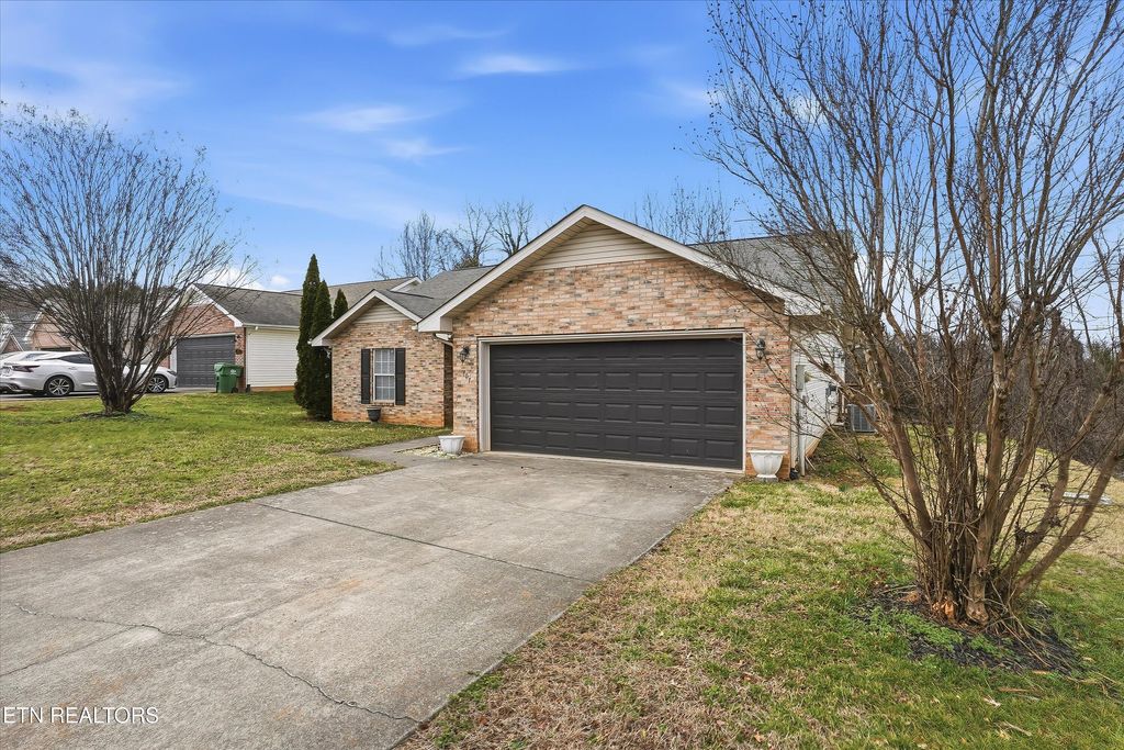 Photo of 707 Shane Drive, Maryville, TN 37804 (MLS # 1333490)