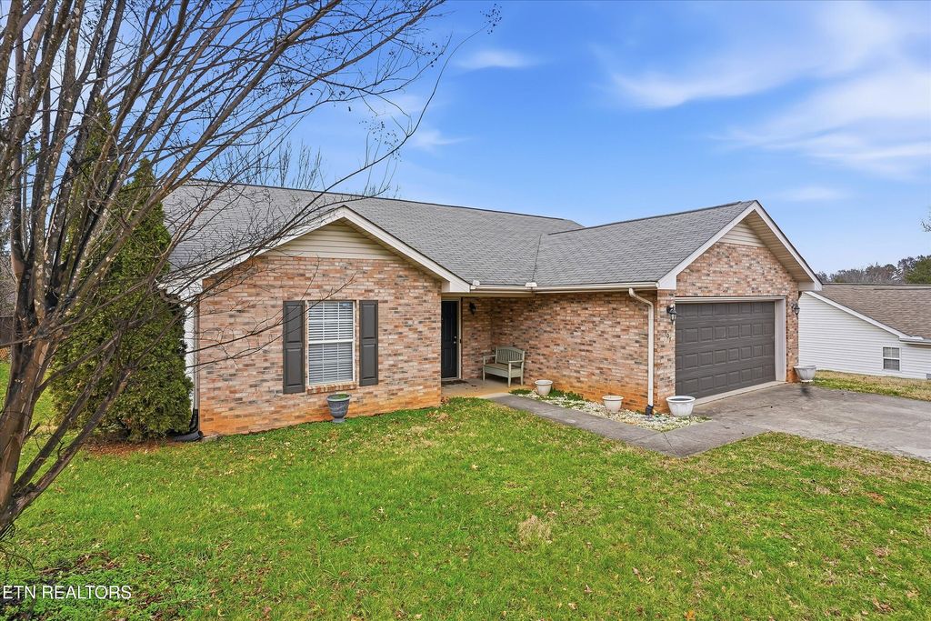 Photo of 707 Shane Drive, Maryville, TN 37804 (MLS # 1333490)