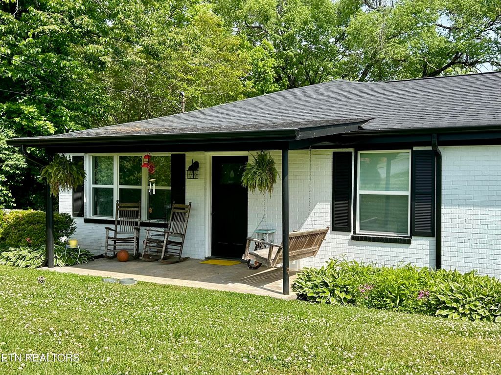 Photo of 711 Walter St, Athens, TN 37303 (MLS # 1339463)
