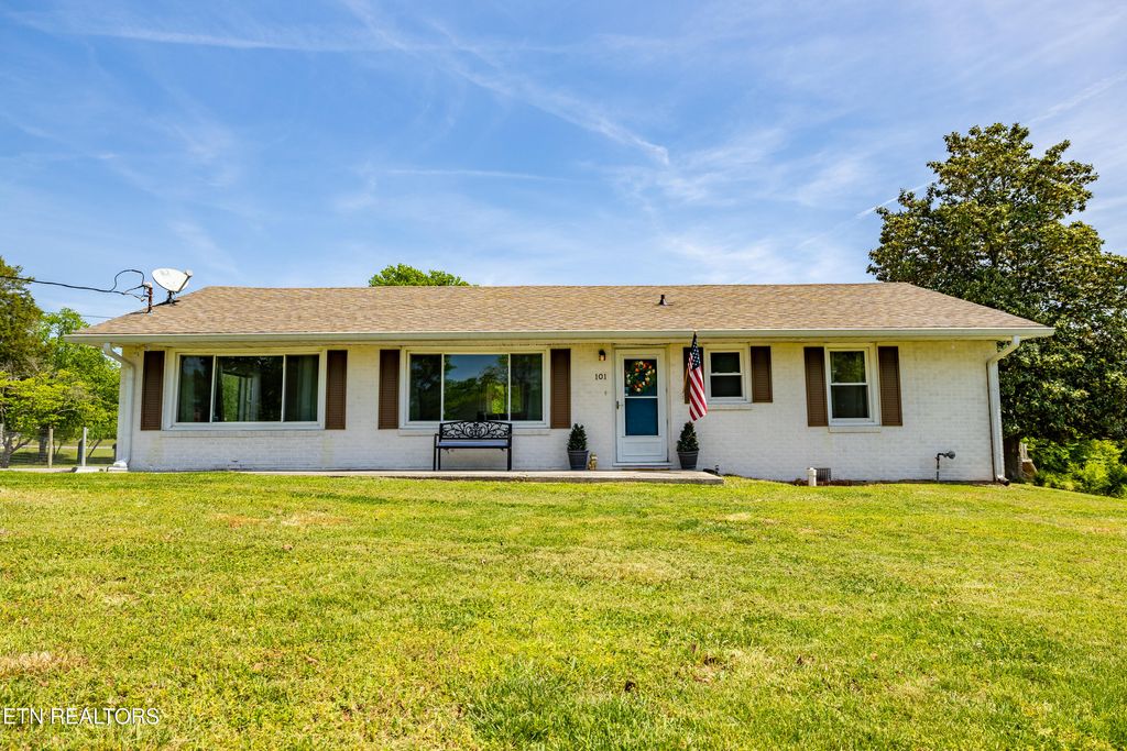 Photo of 101 Hillcrest Lane, Kingston, TN 37763 (MLS # 1338080)