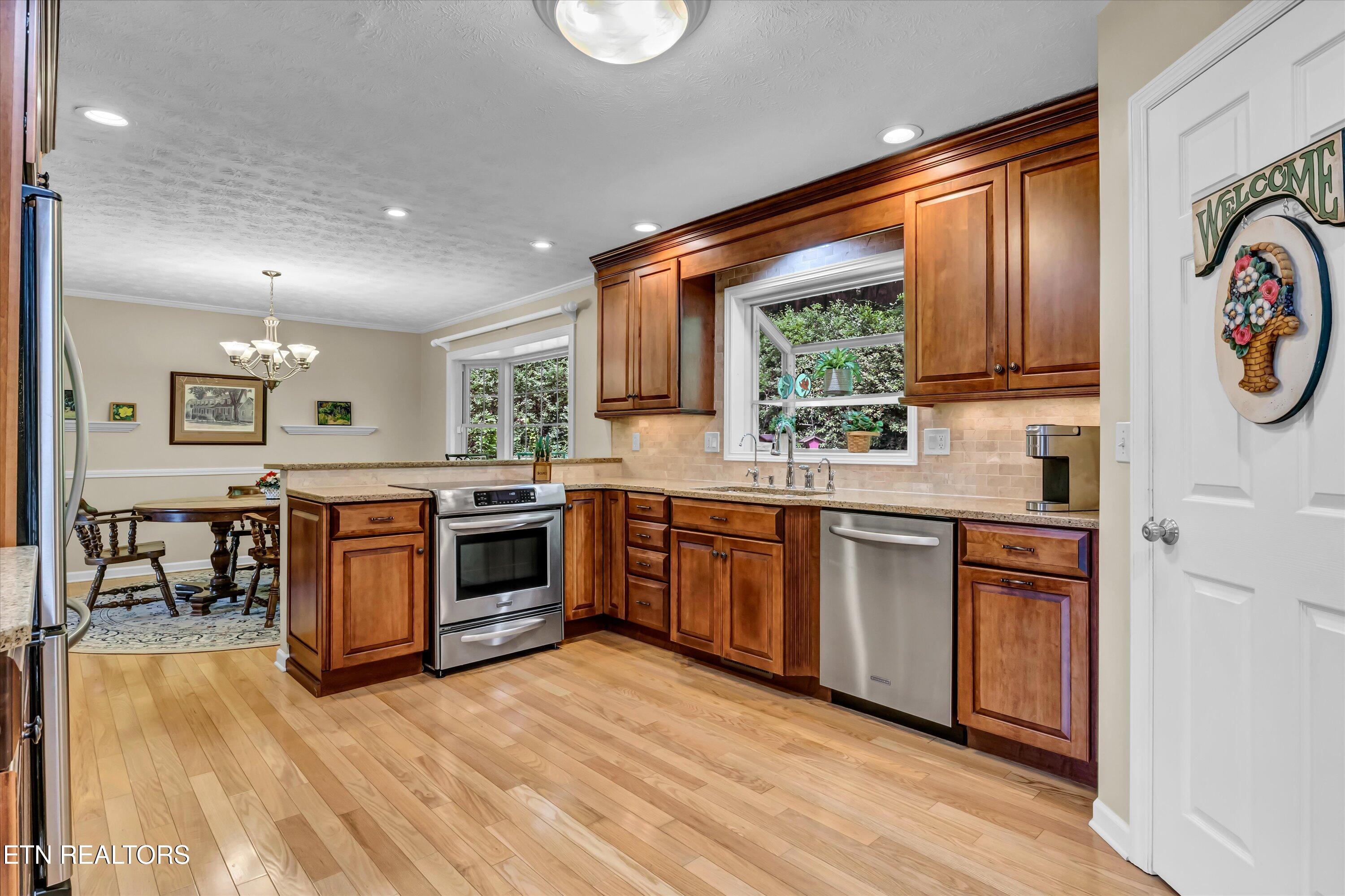 106 Mohawk Rd