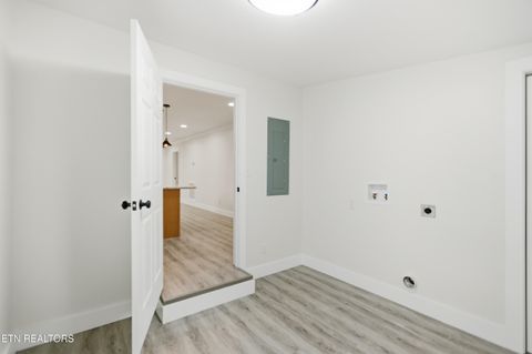 Tiny photo for 423 Illinois Ave, Etowah, TN 37331 (MLS # 1324591)