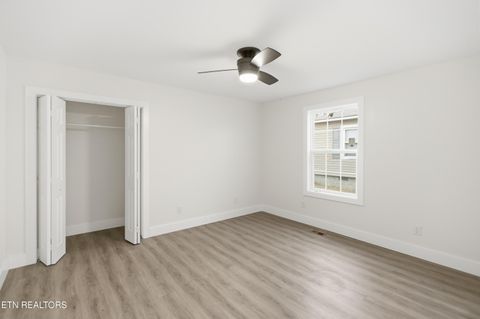 Tiny photo for 423 Illinois Ave, Etowah, TN 37331 (MLS # 1324591)