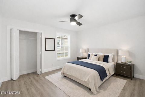 Tiny photo for 423 Illinois Ave, Etowah, TN 37331 (MLS # 1324591)