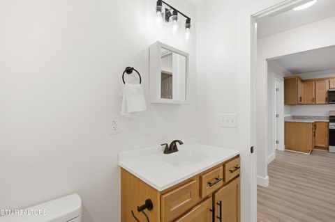 Tiny photo for 423 Illinois Ave, Etowah, TN 37331 (MLS # 1324591)