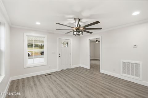 Tiny photo for 423 Illinois Ave, Etowah, TN 37331 (MLS # 1324591)