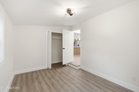 Tiny photo for 423 Illinois Ave, Etowah, TN 37331 (MLS # 1324591)