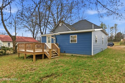 Tiny photo for 423 Illinois Ave, Etowah, TN 37331 (MLS # 1324591)