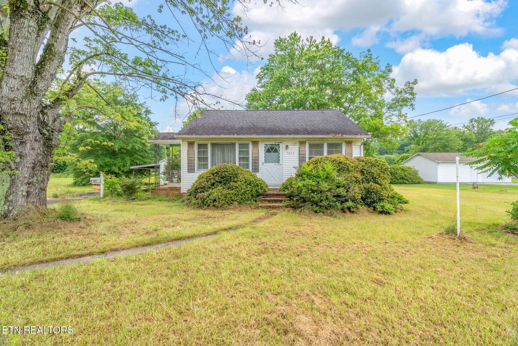Photo of 5822 Knoxville Hwy, Oliver Springs, TN 37840 (MLS # 1302977)