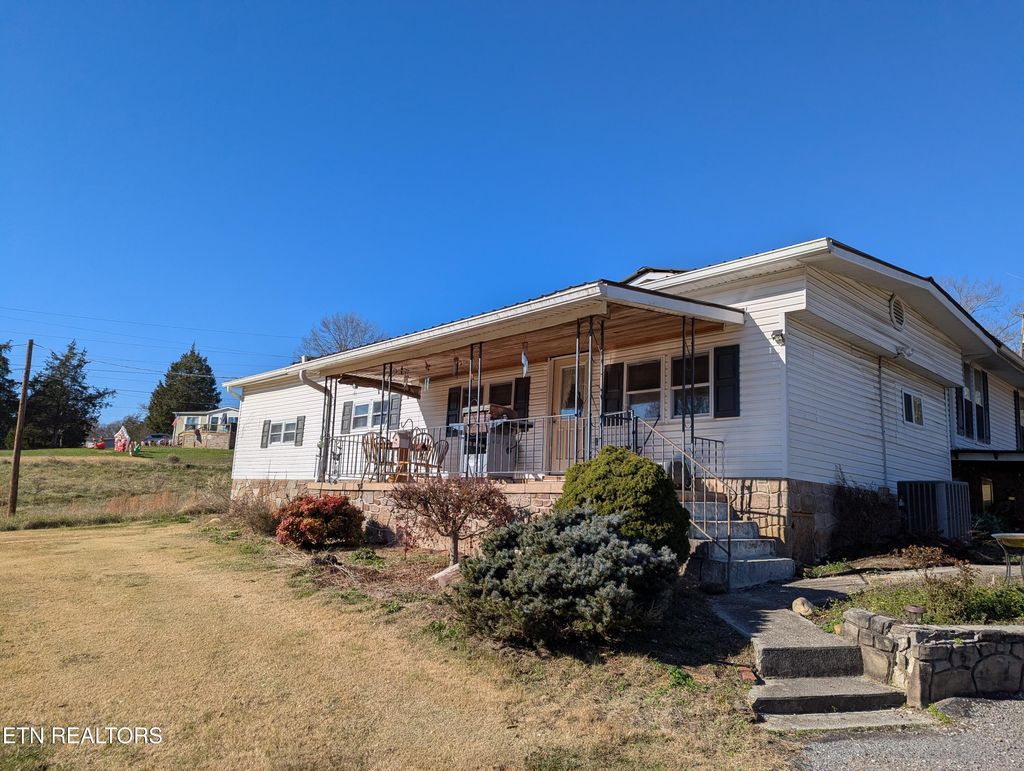Photo of 1717 Rosie Lane, Strawberry Plains, TN 37871 (MLS # 1323100)