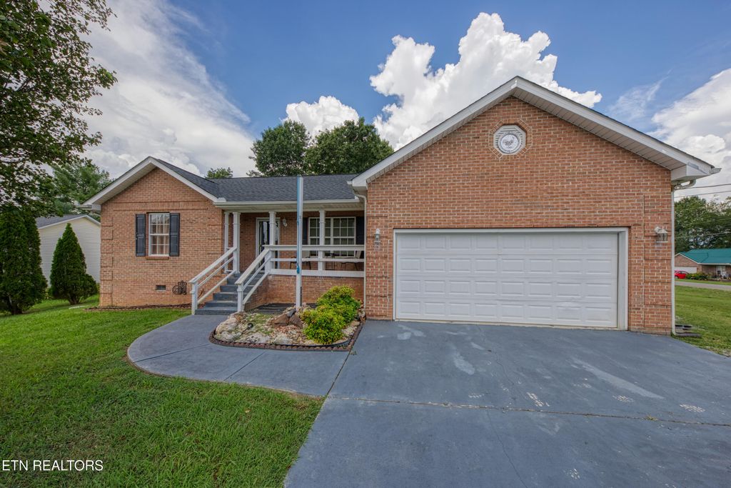 Photo of 157 Acorn Drive, Corryton, TN 37721 (MLS # 1310516)