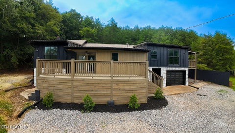 Photo of 960 Chestnut Grove Rd, Dandridge, TN 37725 (MLS # 1349822)
