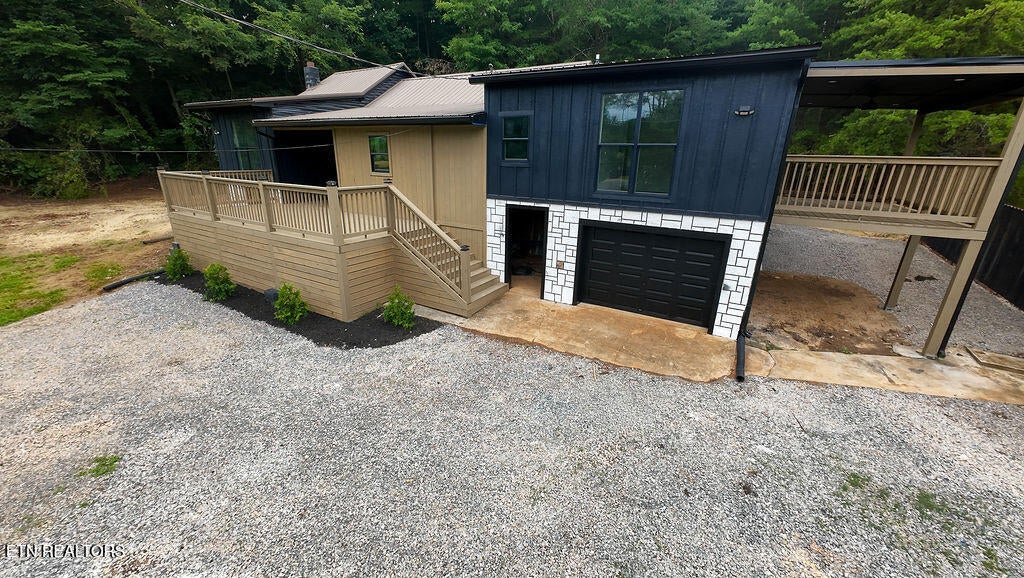 Photo of 960 Chestnut Grove Rd, Dandridge, TN 37725 (MLS # 1349822)
