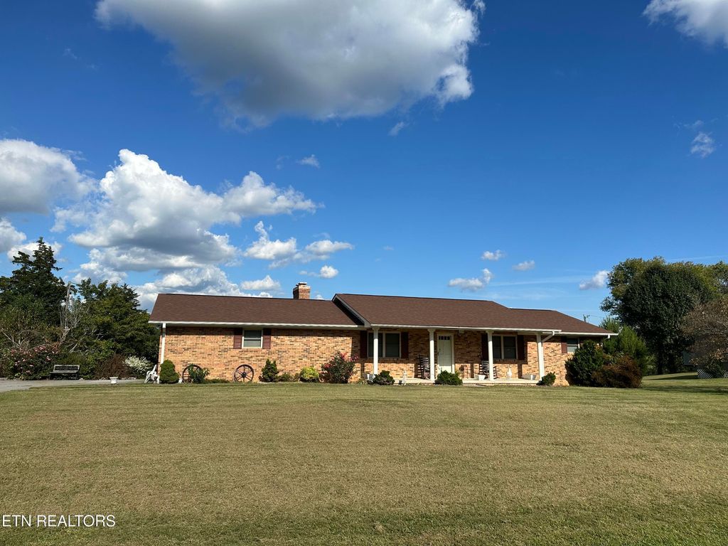 Photo of 224 Mountain View Rd, Jacksboro, TN 37757 (MLS # 1317547)