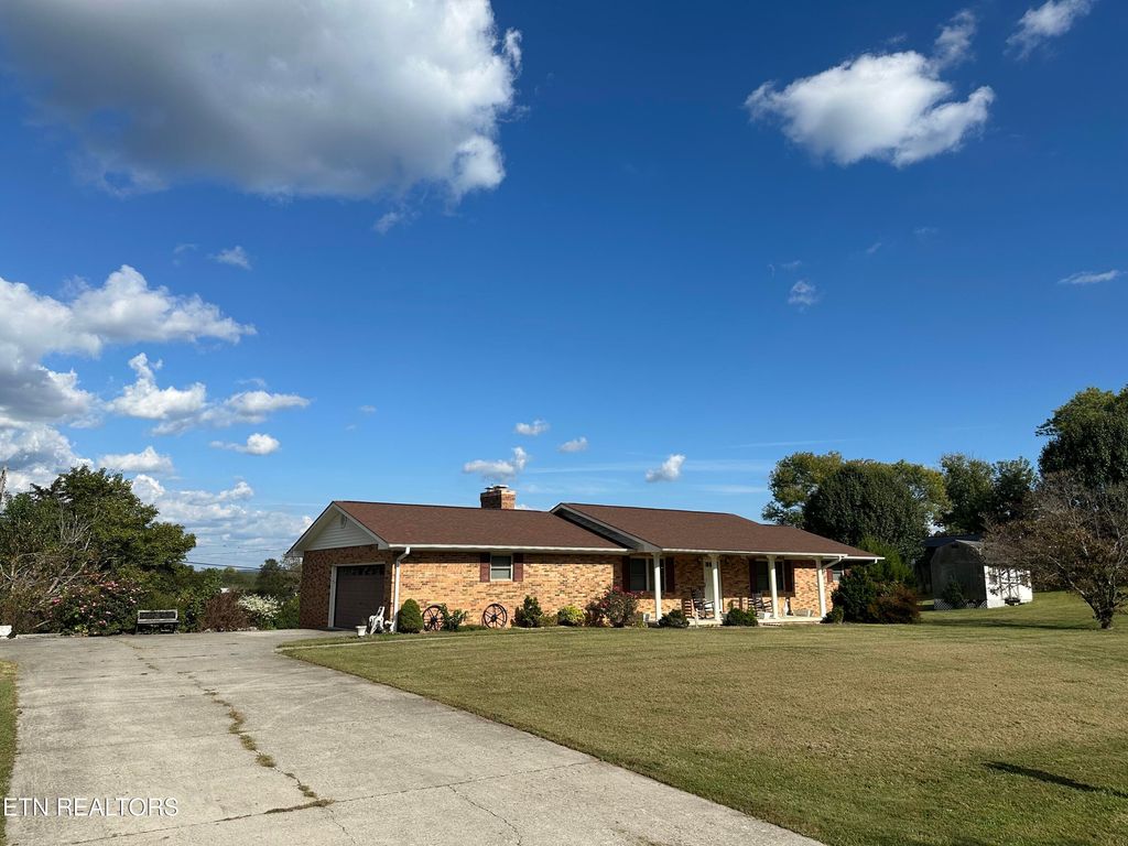 Photo of 224 Mountain View Rd, Jacksboro, TN 37757 (MLS # 1317547)