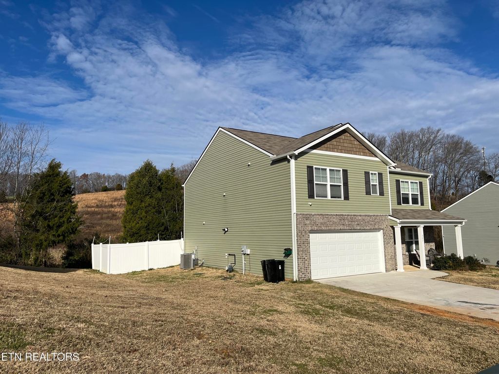 Photo of 307 Duseth Drive, Sweetwater, TN 37874 (MLS # 1286596)