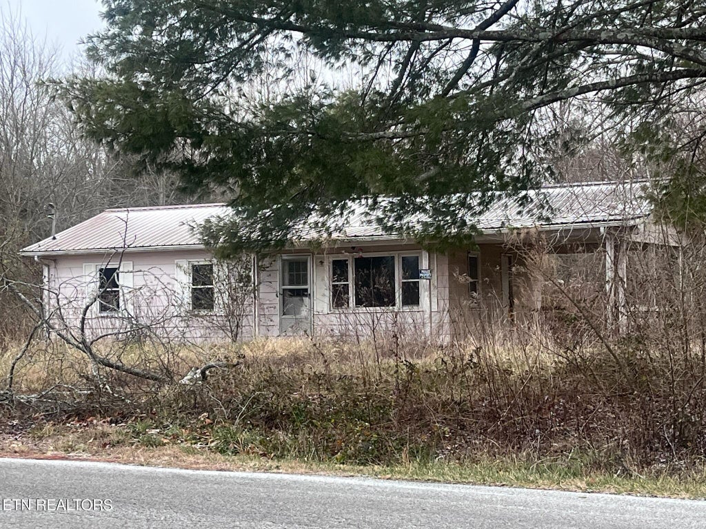 Photo of 332 Ridge Rd, Lancing, TN 37770 (MLS # 1304660)