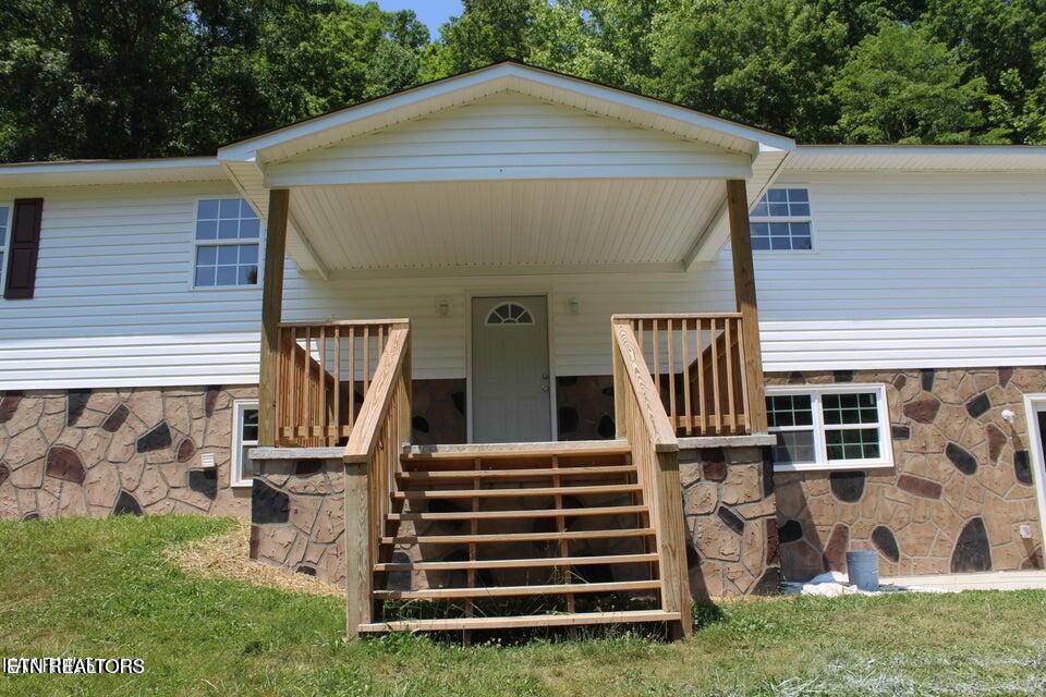 2915 Flat Hollow Rd