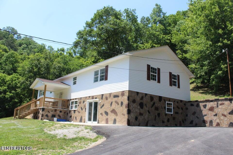2915 Flat Hollow Rd