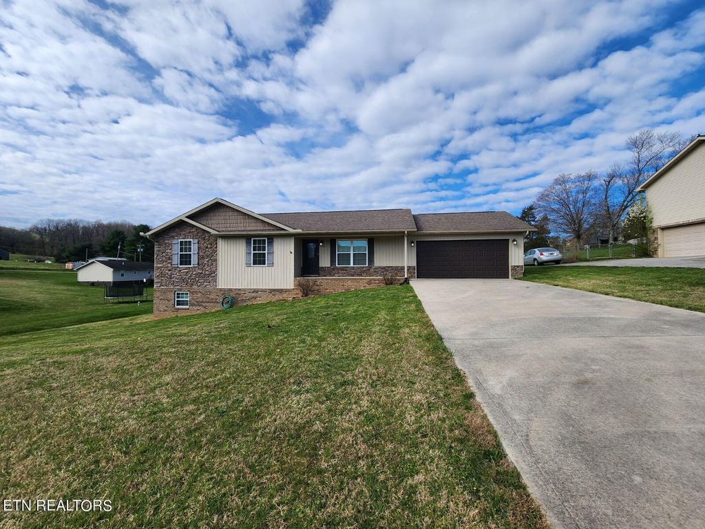 Photo of 117 Altina Circle, New Tazewell, TN 37825 (MLS # 1256122)
