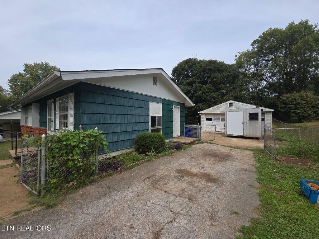 Photo of 2227 Sylvania Ave, Knoxville, TN 37920 (MLS # 1359489)