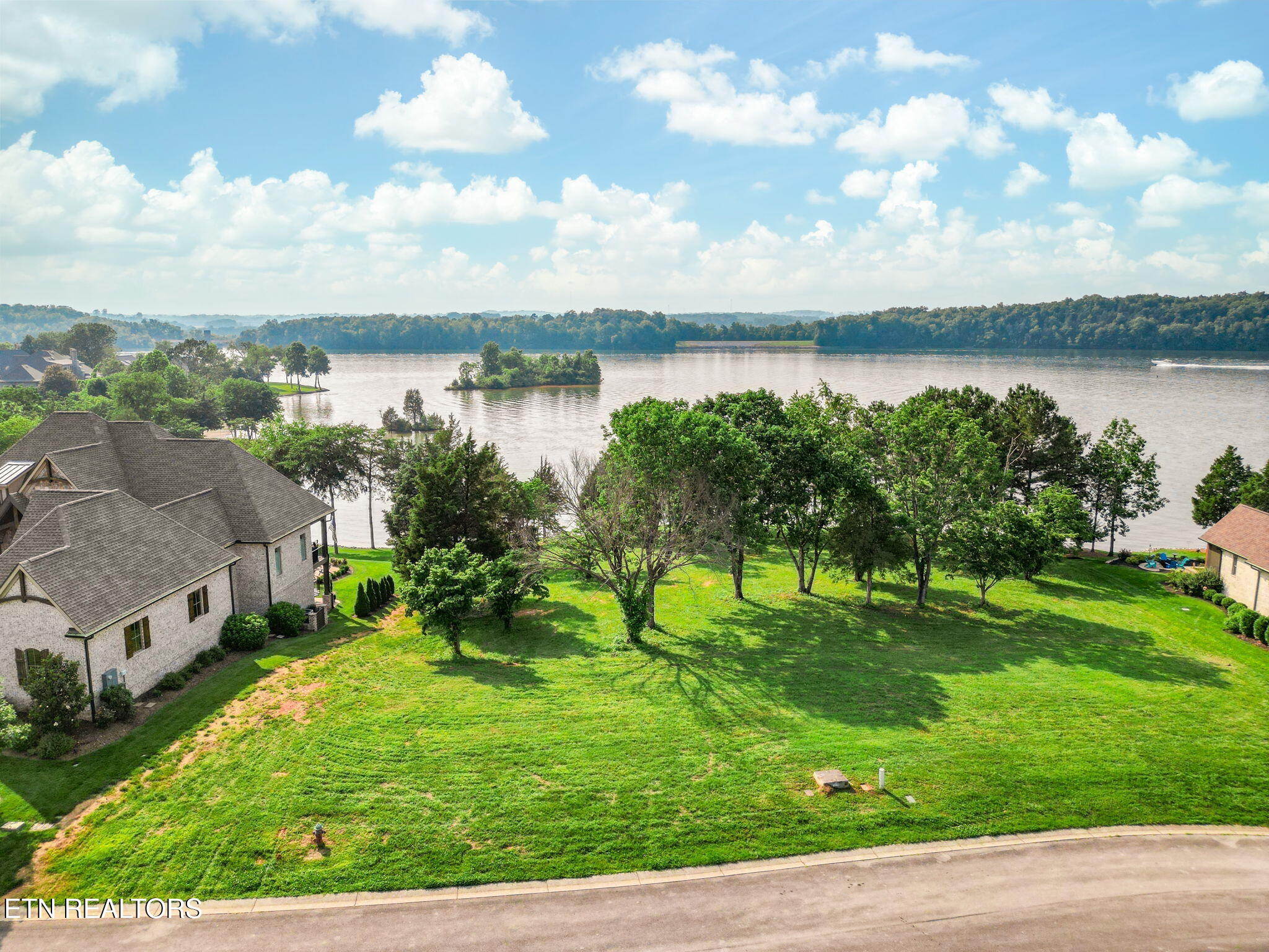 272 Edgewater Way