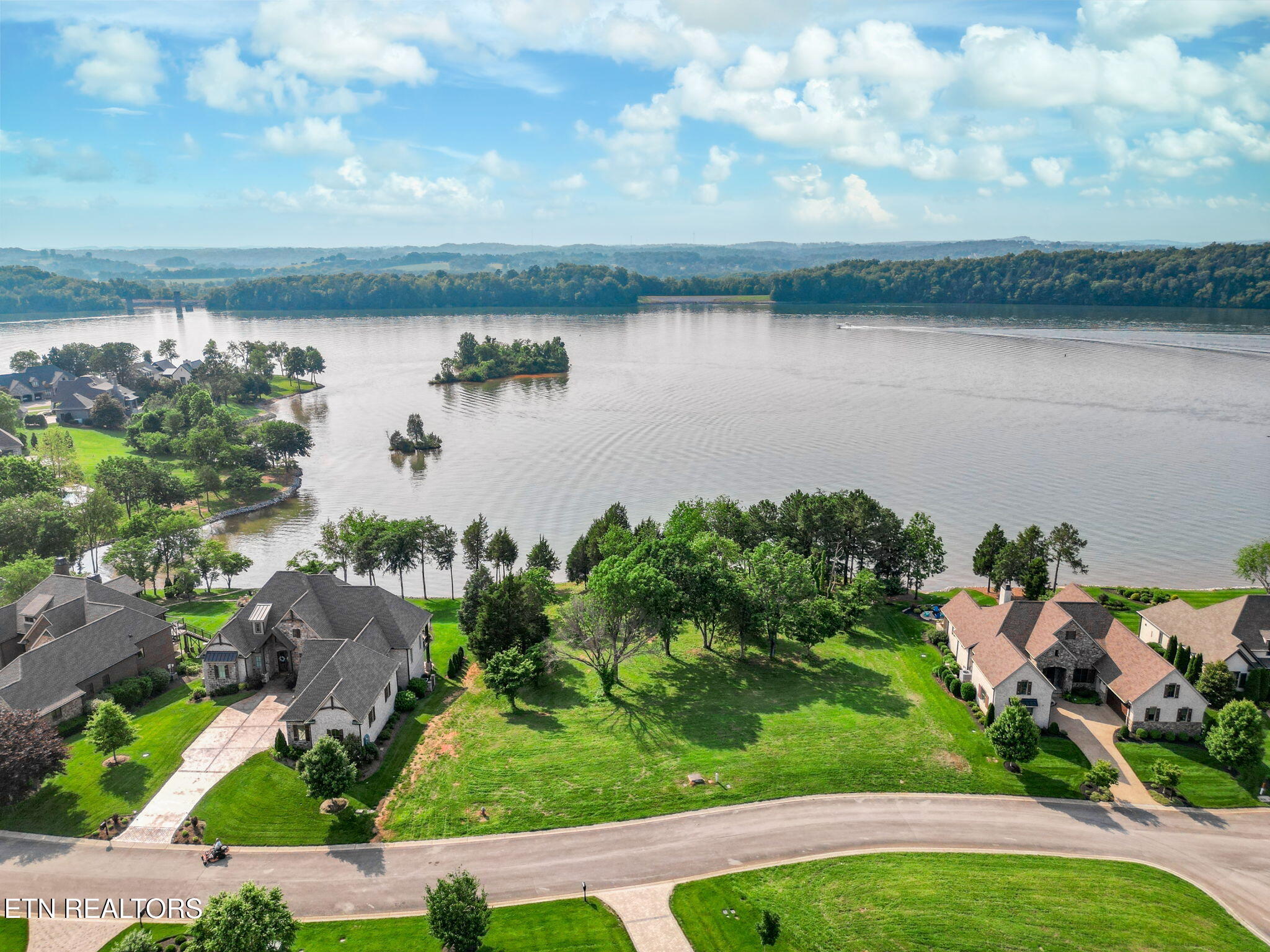 272 Edgewater Way