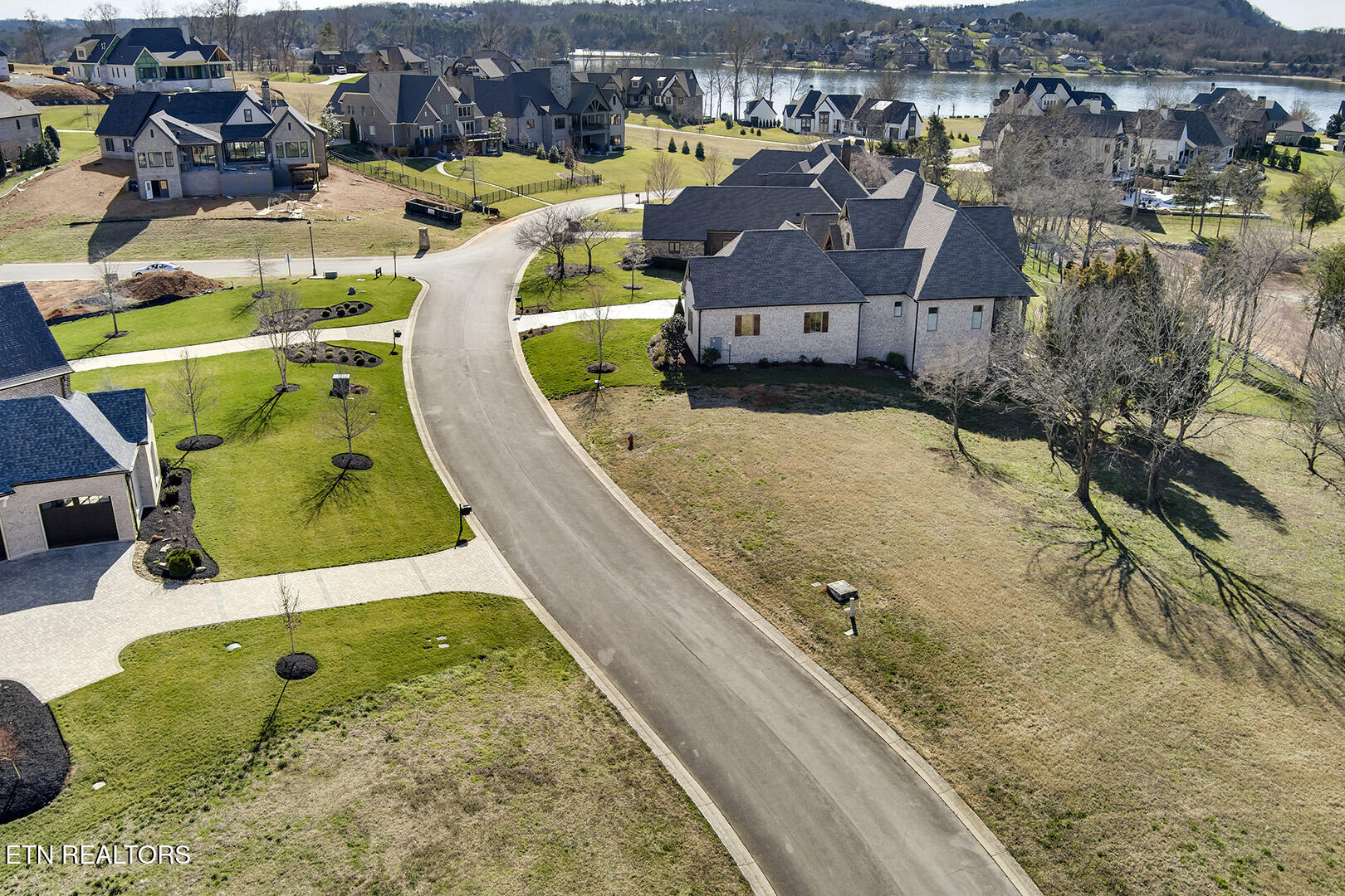 272 Edgewater Way