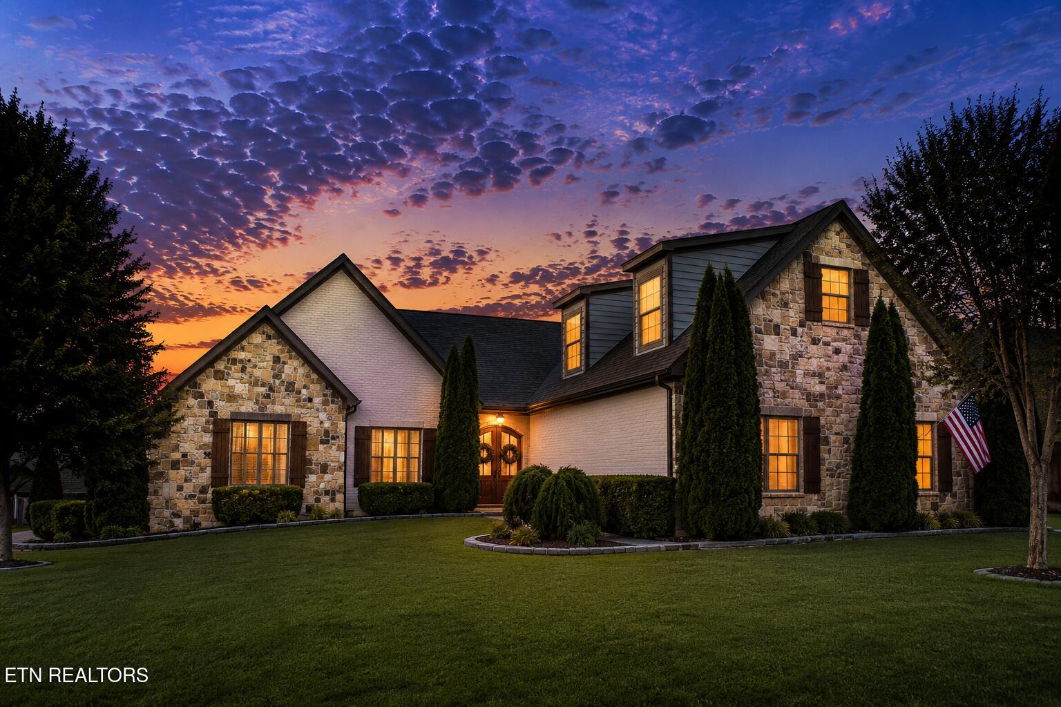 Behind the private gates of The Summit at Choto, this nearly 6,000 sq/ – image 1