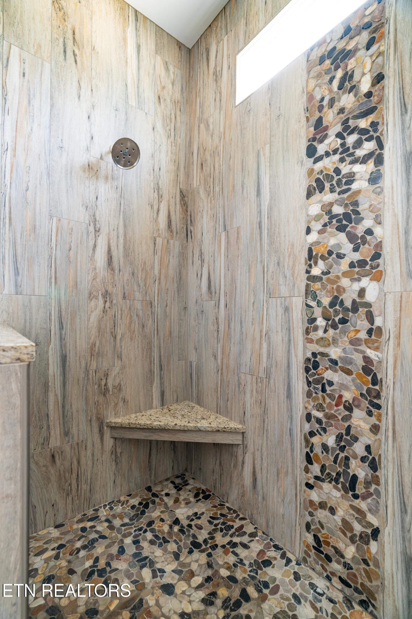 Behind the private gates of The Summit at Choto, this nearly 6,000 sq/ – image 29