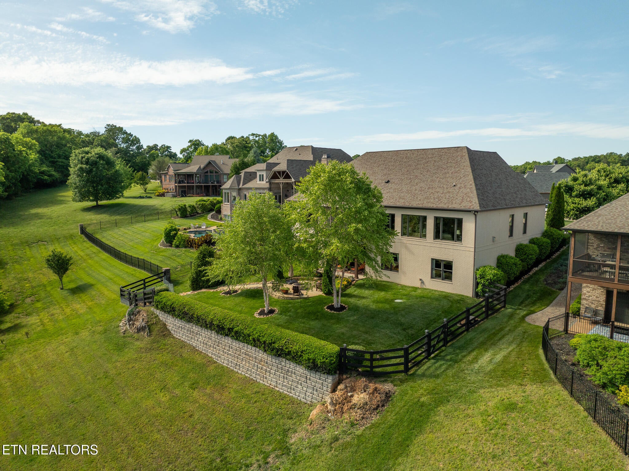 Behind the private gates of The Summit at Choto, this nearly 6,000 sq/ – image 57