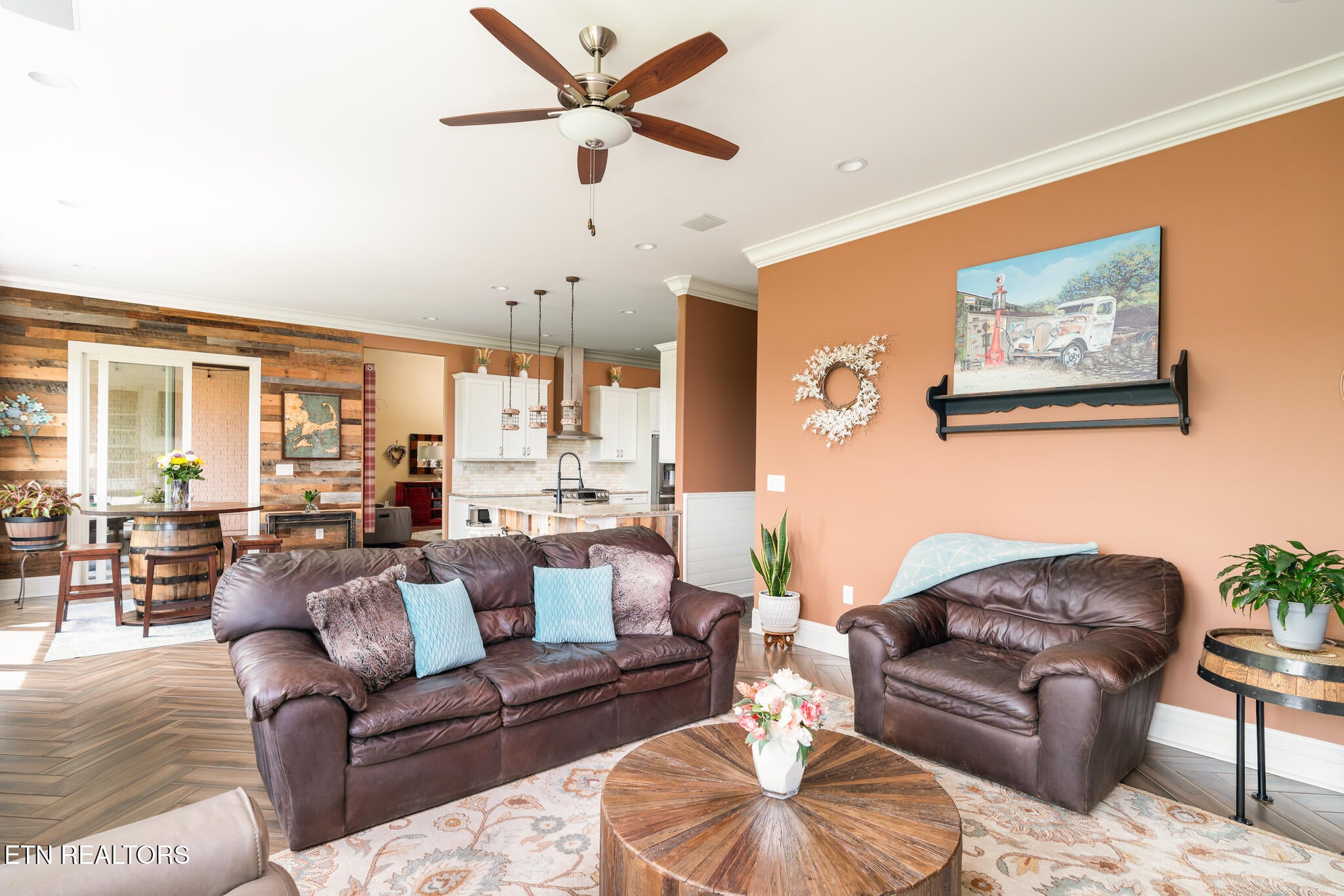 Behind the private gates of The Summit at Choto, this nearly 6,000 sq/ – image 16