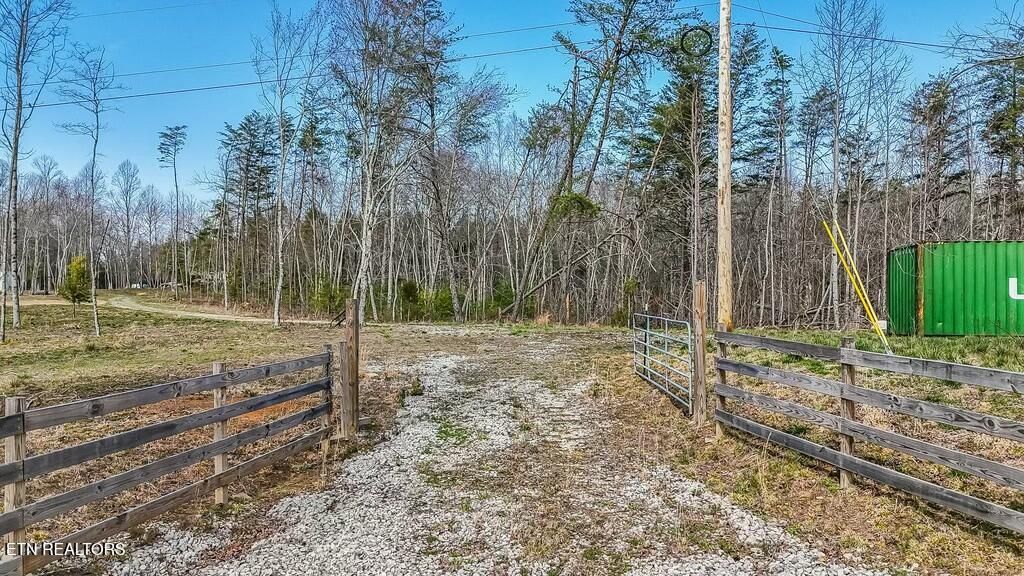 Photo of 460 Twin Bridge Rd, Deer Lodge, TN 37726 (MLS # 1296544)