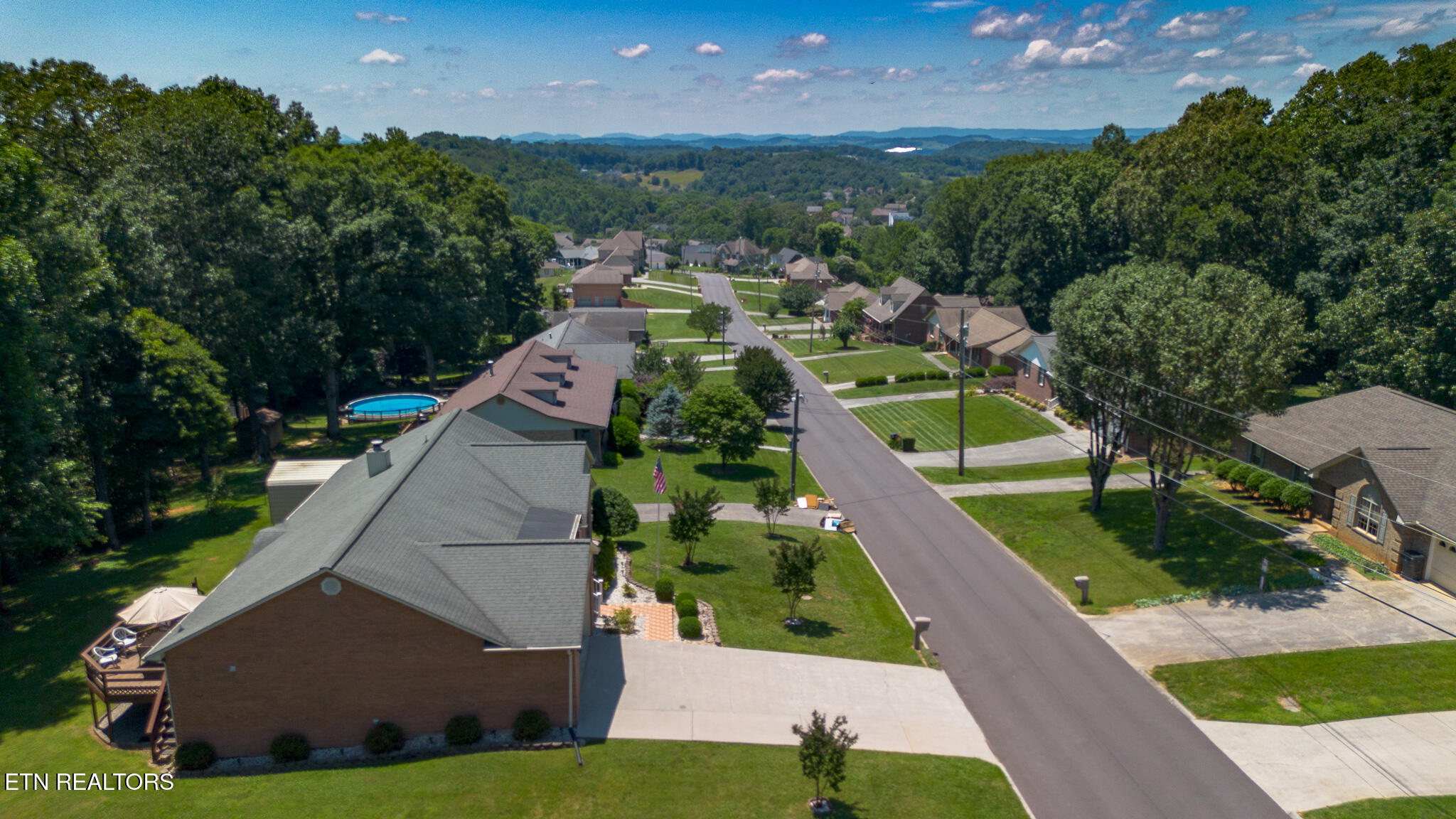 985 E Brentwood Drive