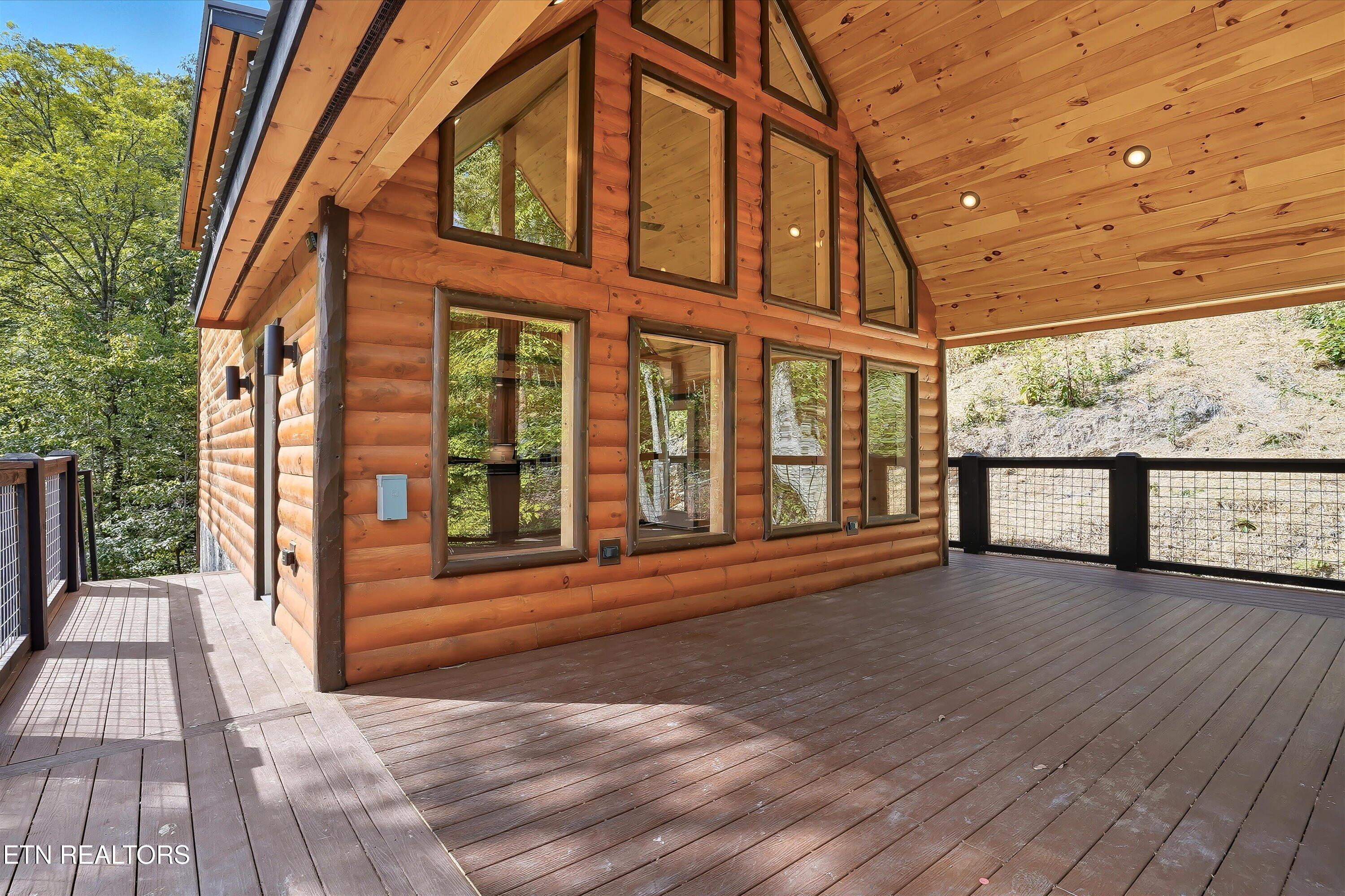 2125 Rising Fawn Way