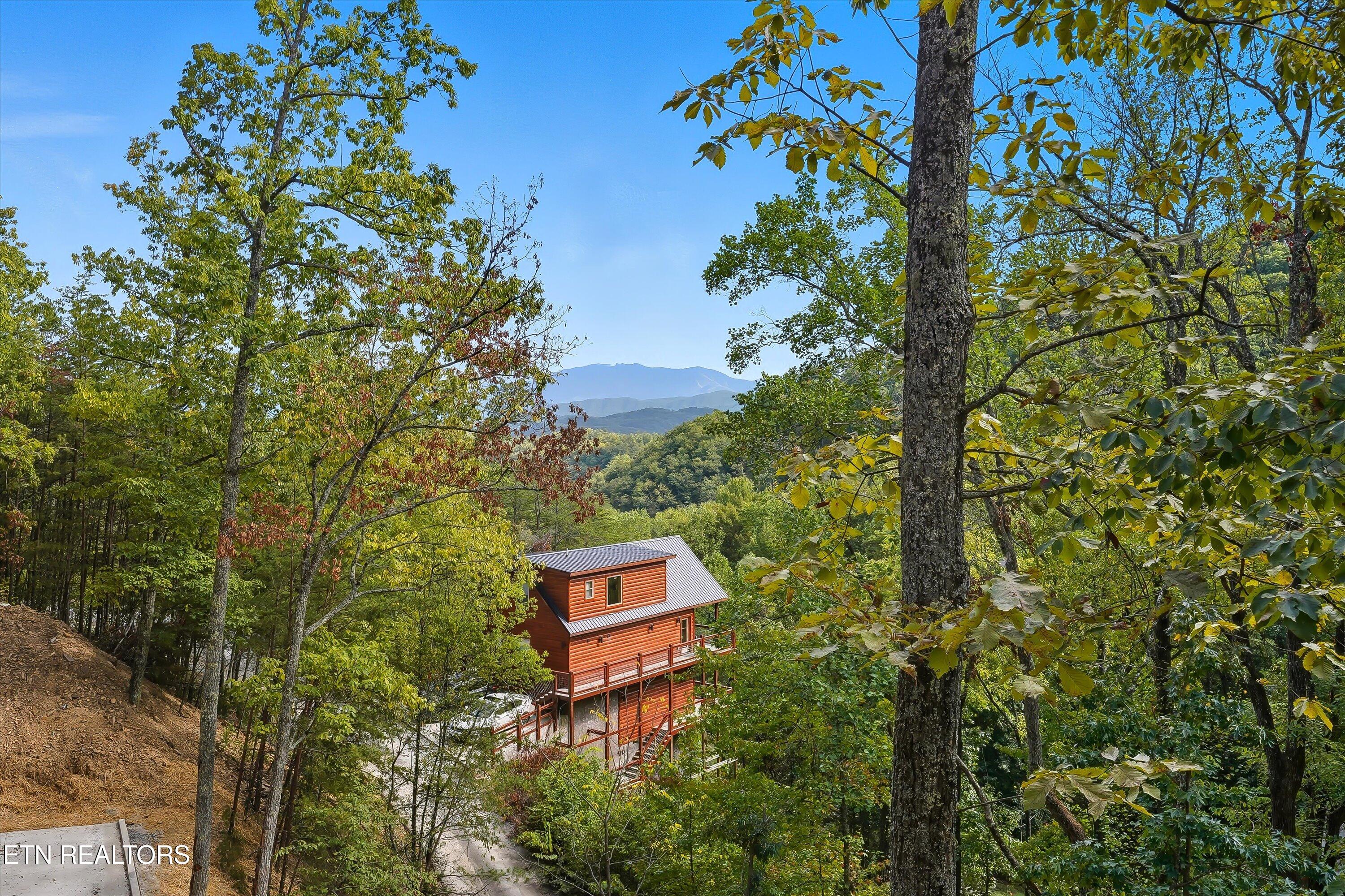 2125 Rising Fawn Way