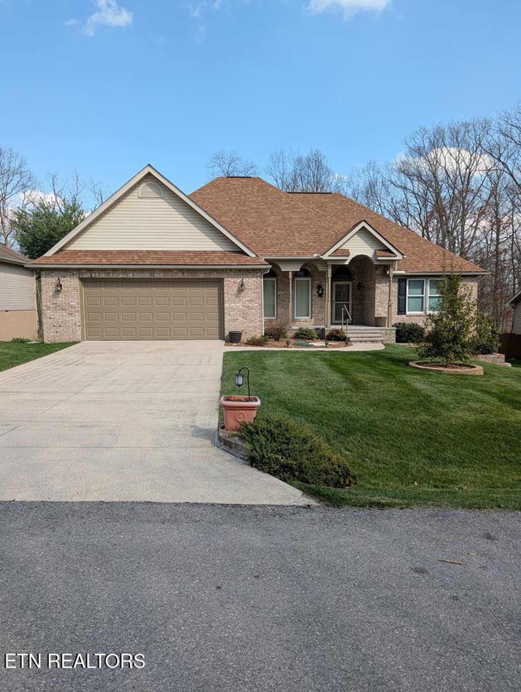 Photo of 222 Amherst Lane, Crossville, TN 38558 (MLS # 1336333)