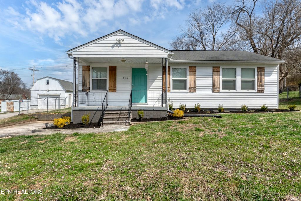 Photo of 304 Norris Ave, Maryville, TN 37804 (MLS # 1331432)