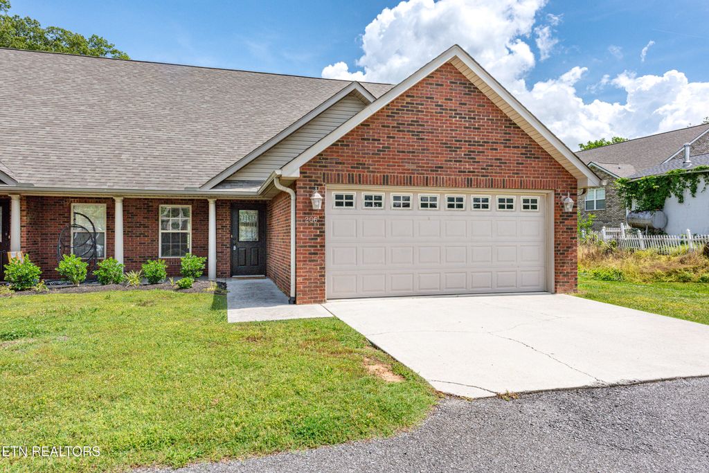 Photo of 206 Janet Lane, Maryville, TN 37804 (MLS # 1334840)