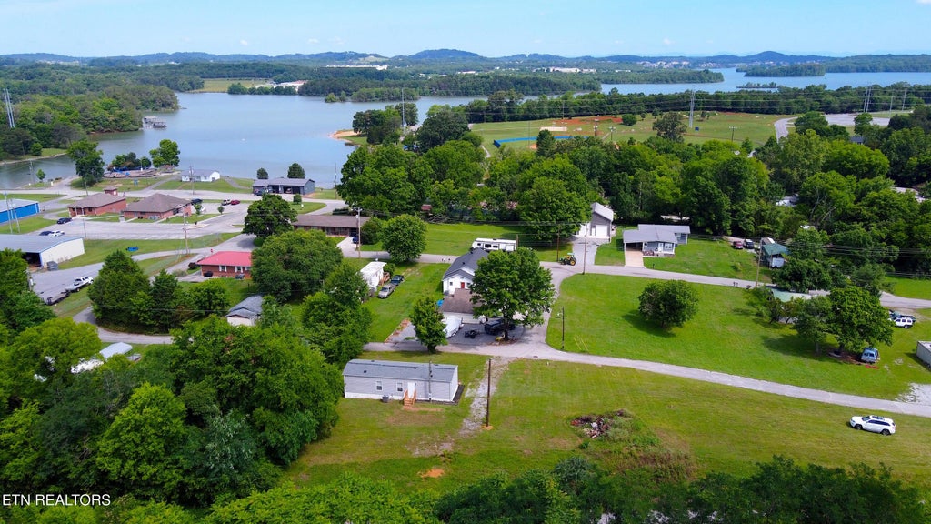 Photo of 203 Pettit St, Vonore, TN 37885 (MLS # 1343282)