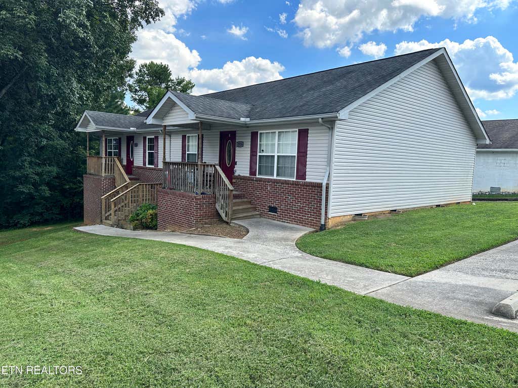 Photo of 2914 Patrick Ave #B, Maryville, TN 37804 (MLS # 1350514)