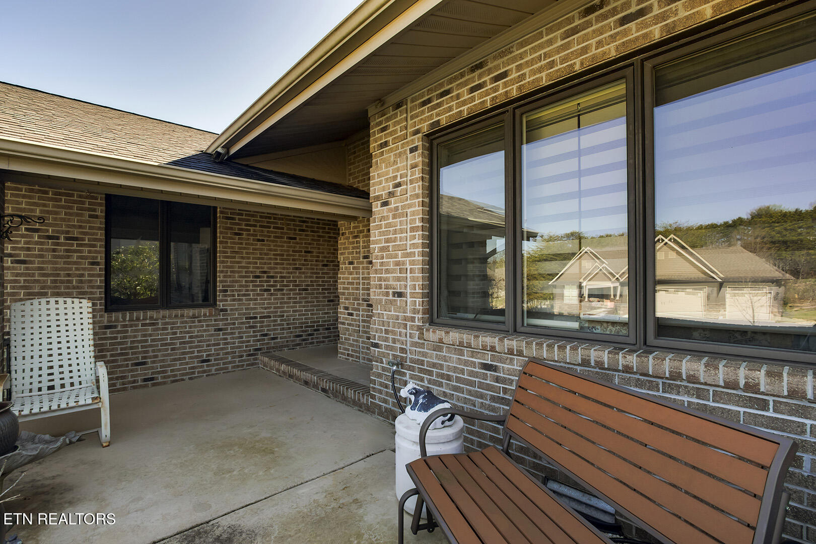 Loudon, Tennessee 37774, United States, 2 Bedrooms Bedrooms, ,2 BathroomsBathrooms,Residential,Pending,76728