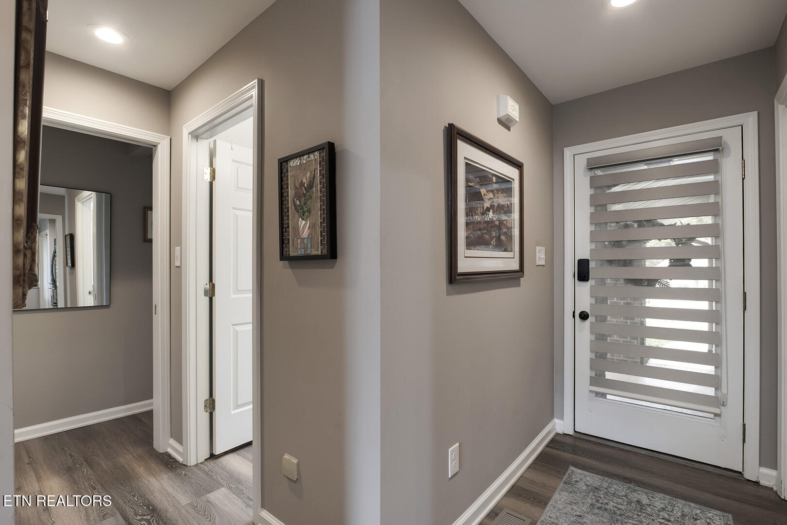 Loudon, Tennessee 37774, United States, 2 Bedrooms Bedrooms, ,2 BathroomsBathrooms,Residential,Pending,76728