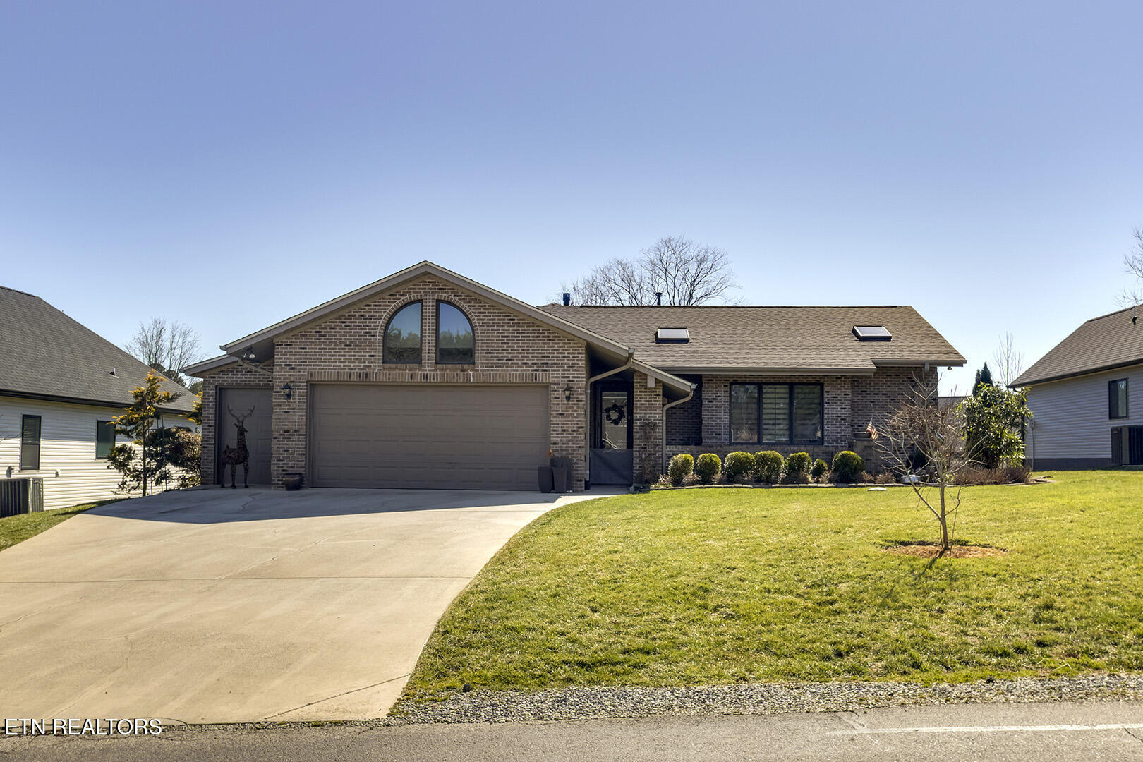 Loudon, Tennessee 37774, United States, 2 Bedrooms Bedrooms, ,2 BathroomsBathrooms,Residential,Pending,76728