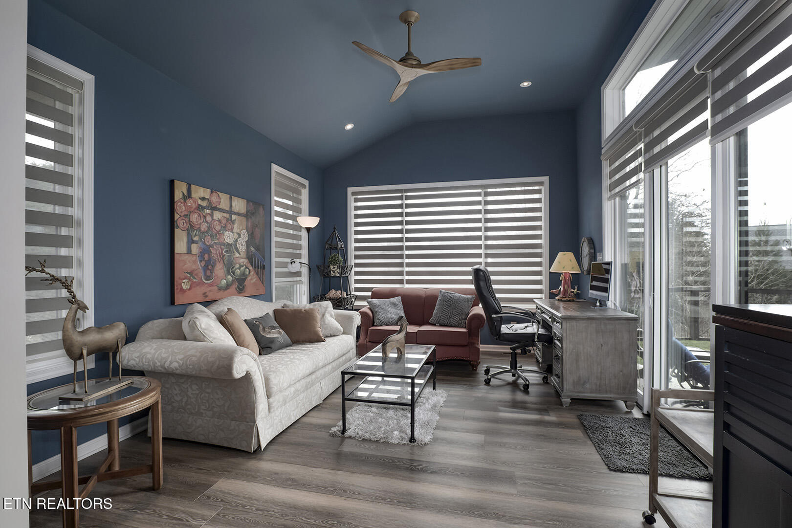 Loudon, Tennessee 37774, United States, 2 Bedrooms Bedrooms, ,2 BathroomsBathrooms,Residential,Pending,76728